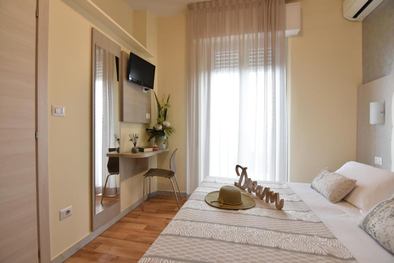 Hotel Jumbo Ріміні Екстер'єр фото