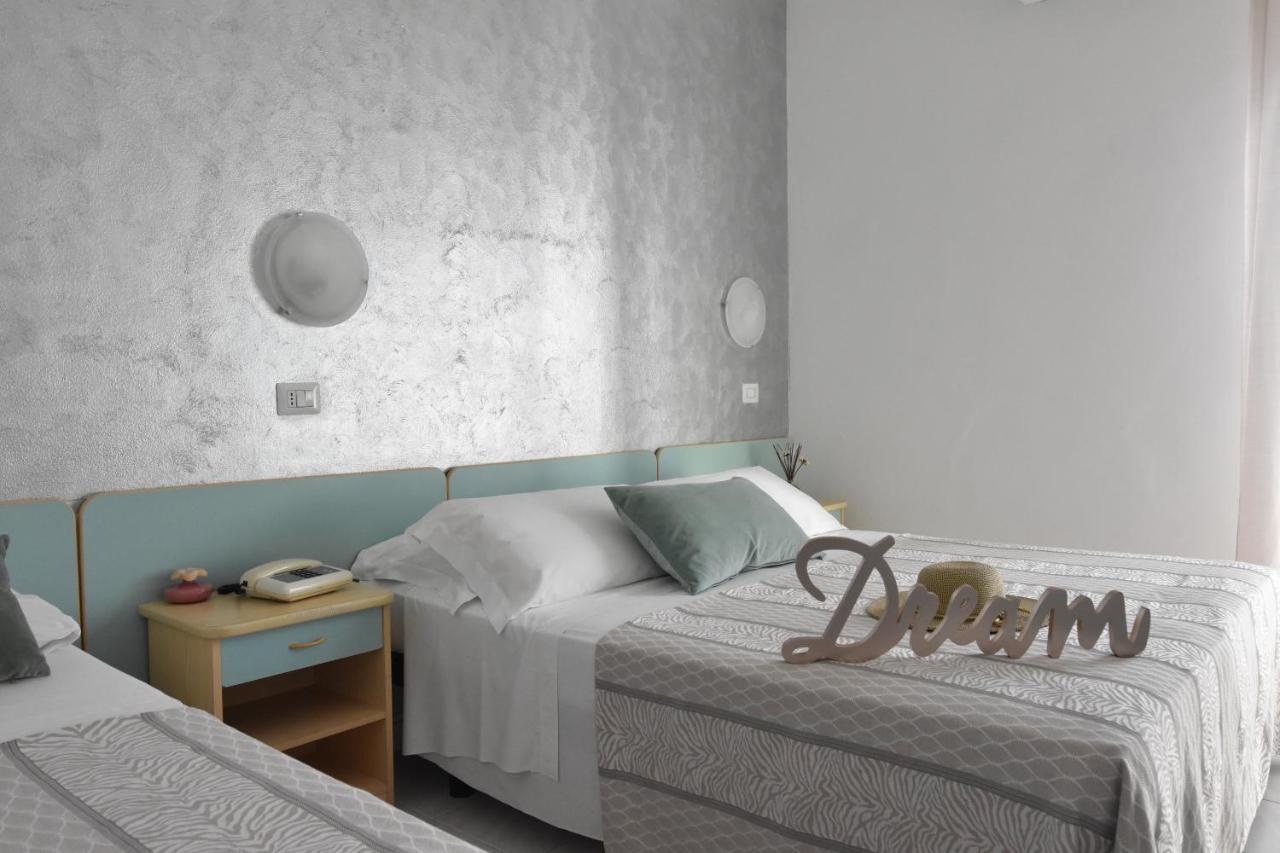 Hotel Jumbo Ріміні Екстер'єр фото