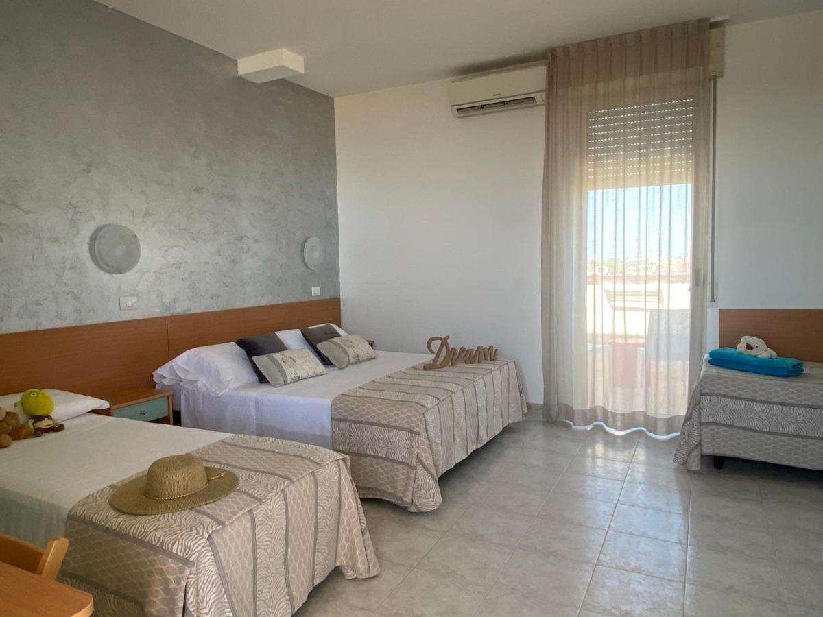 Hotel Jumbo Ріміні Екстер'єр фото