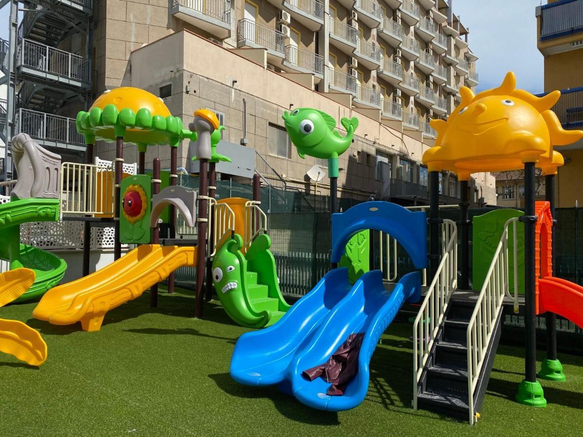 Hotel Jumbo Ріміні Екстер'єр фото