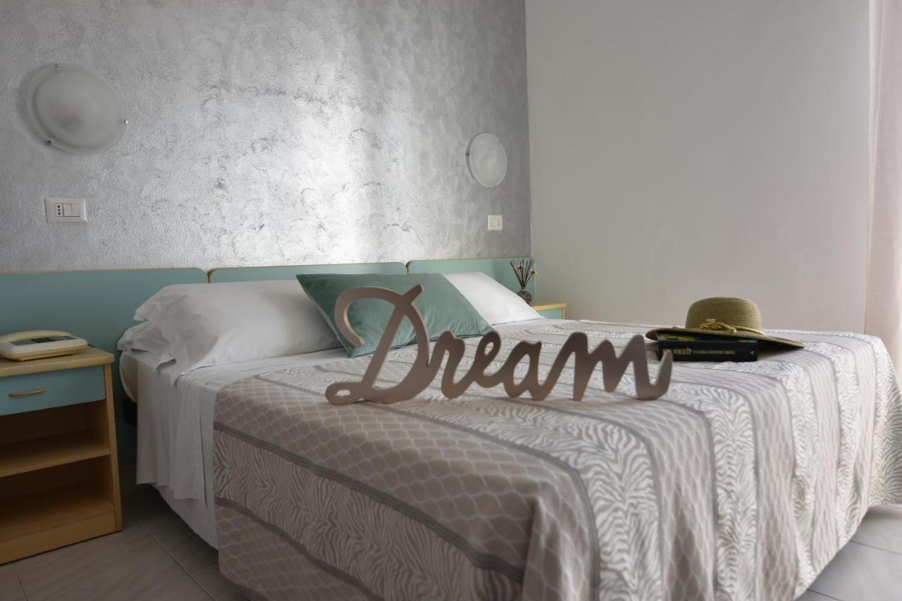 Hotel Jumbo Ріміні Екстер'єр фото