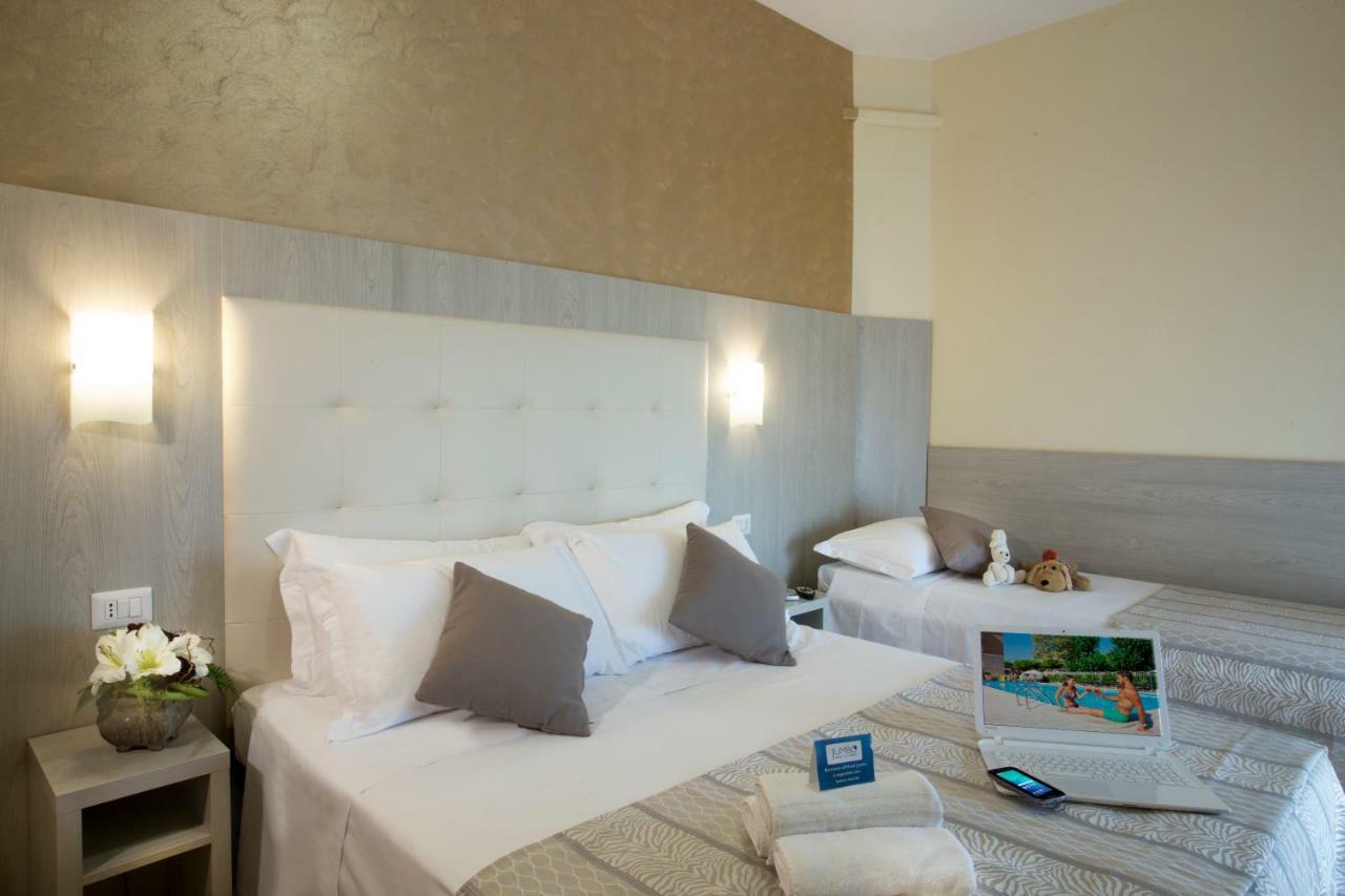 Hotel Jumbo Ріміні Екстер'єр фото