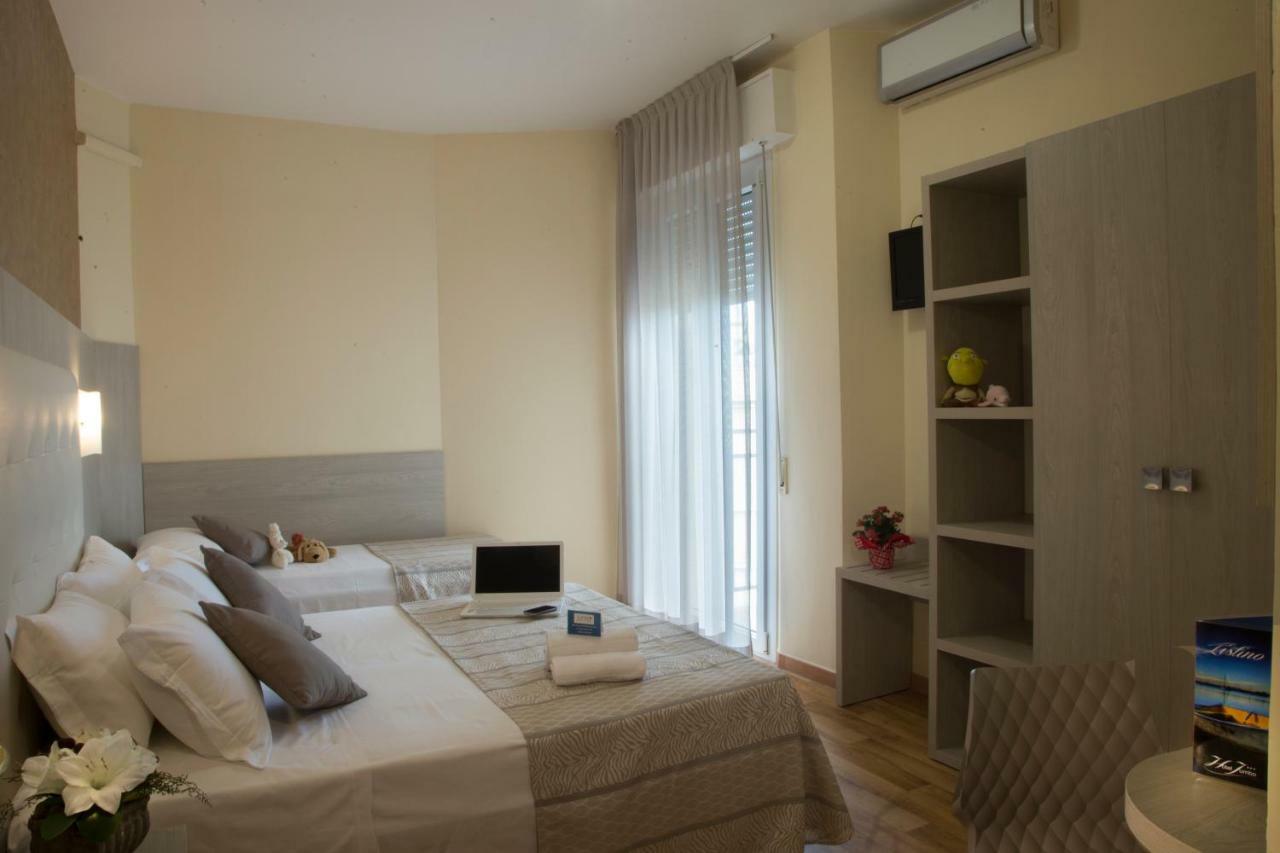 Hotel Jumbo Ріміні Екстер'єр фото
