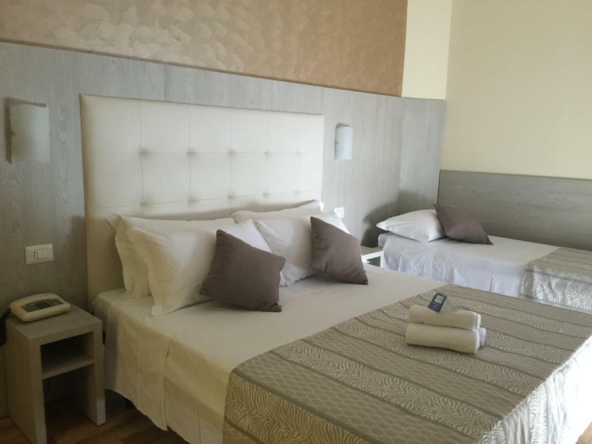 Hotel Jumbo Ріміні Екстер'єр фото